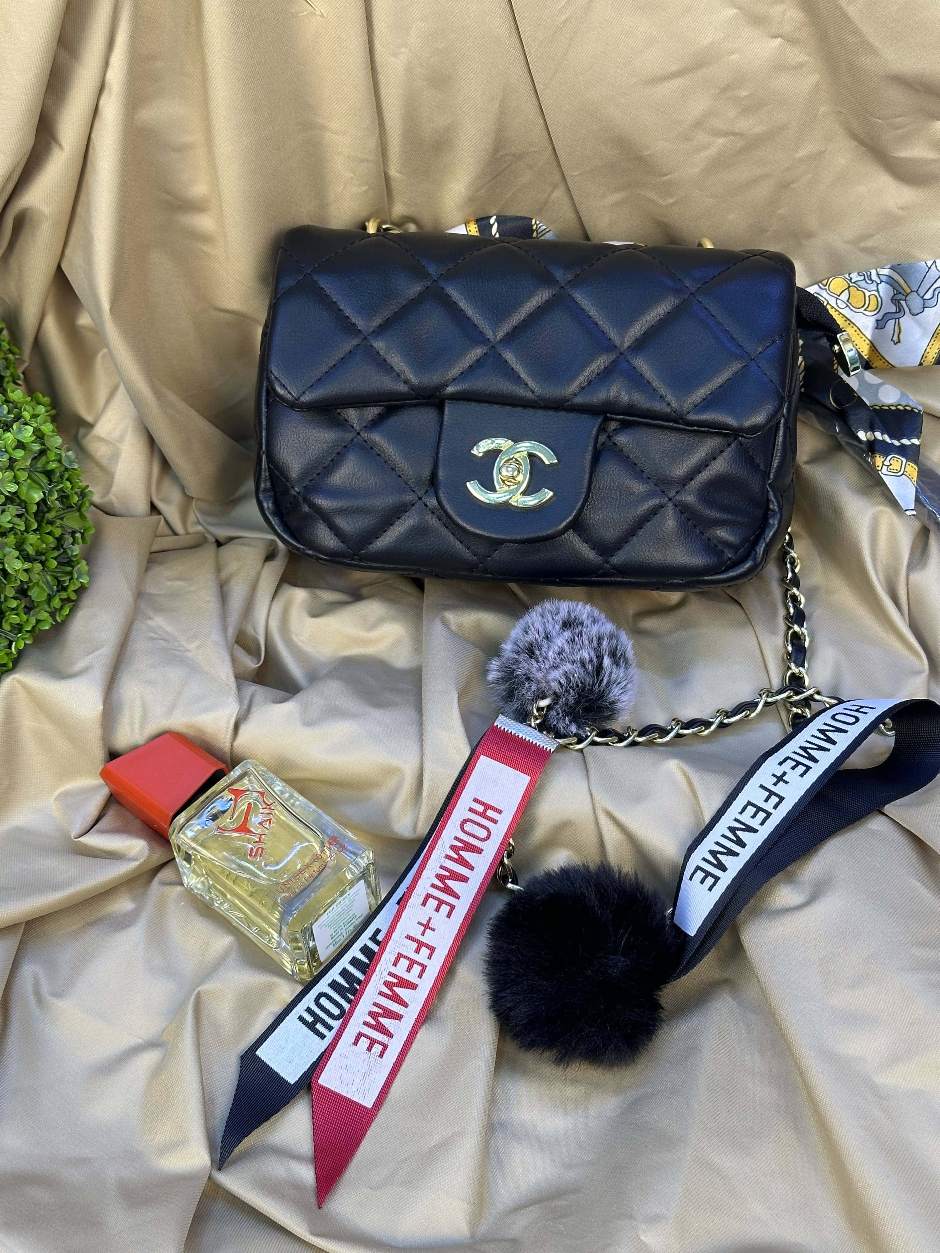 "Chanel small"